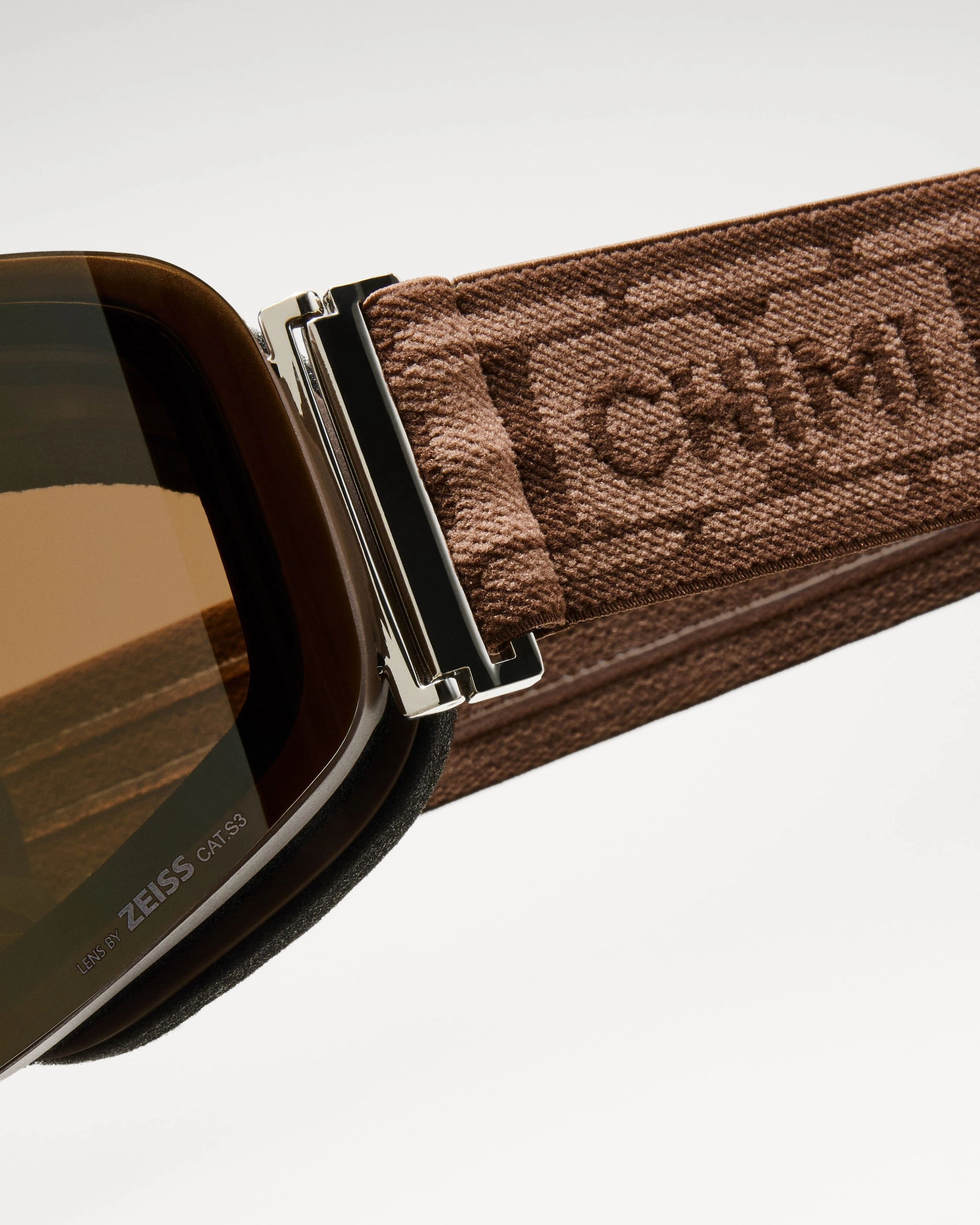 SKI 02 CIME Brown