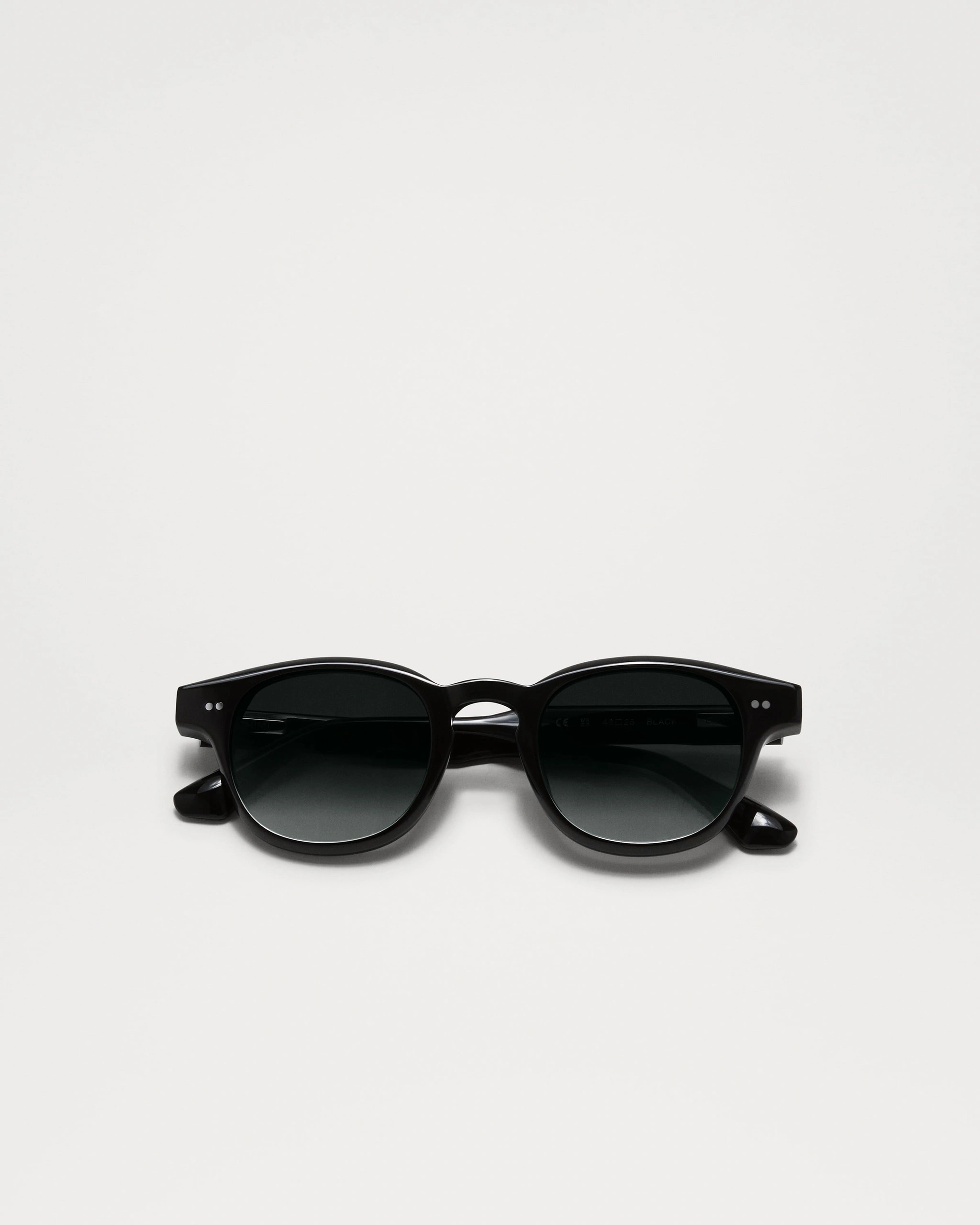 01 Gradient Black