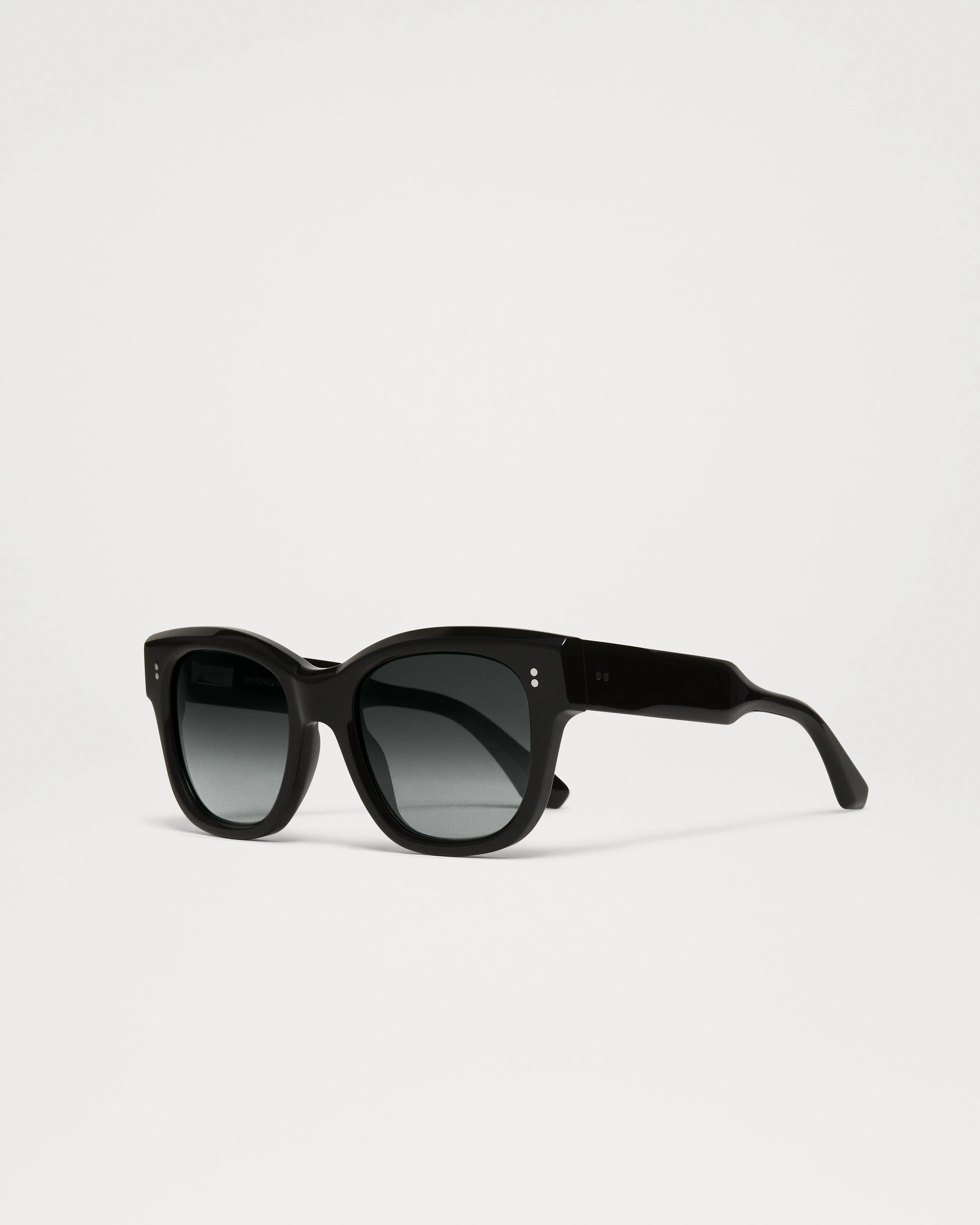 07 Gradient Black