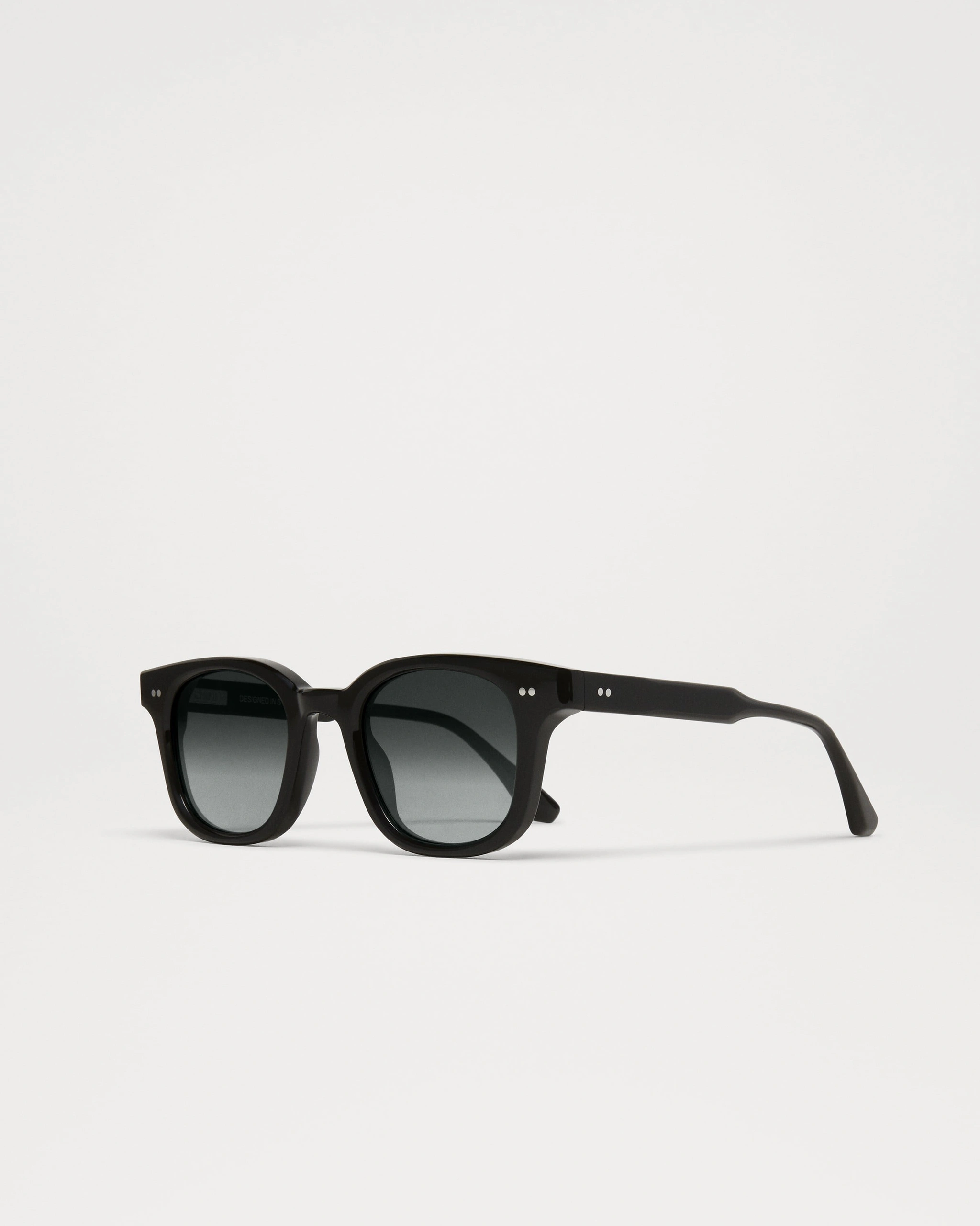 02 Gradient Black