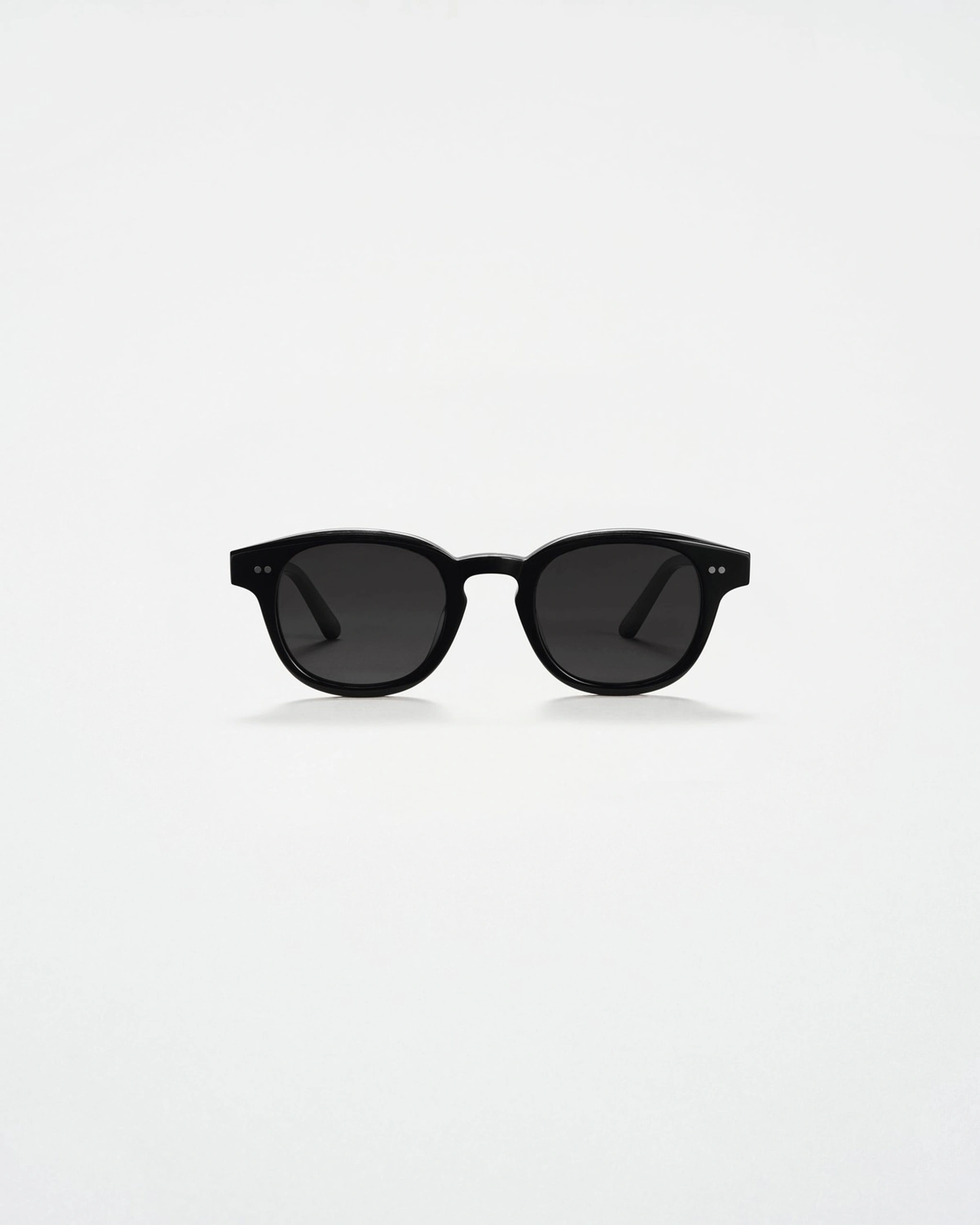 01 Black (2022)
