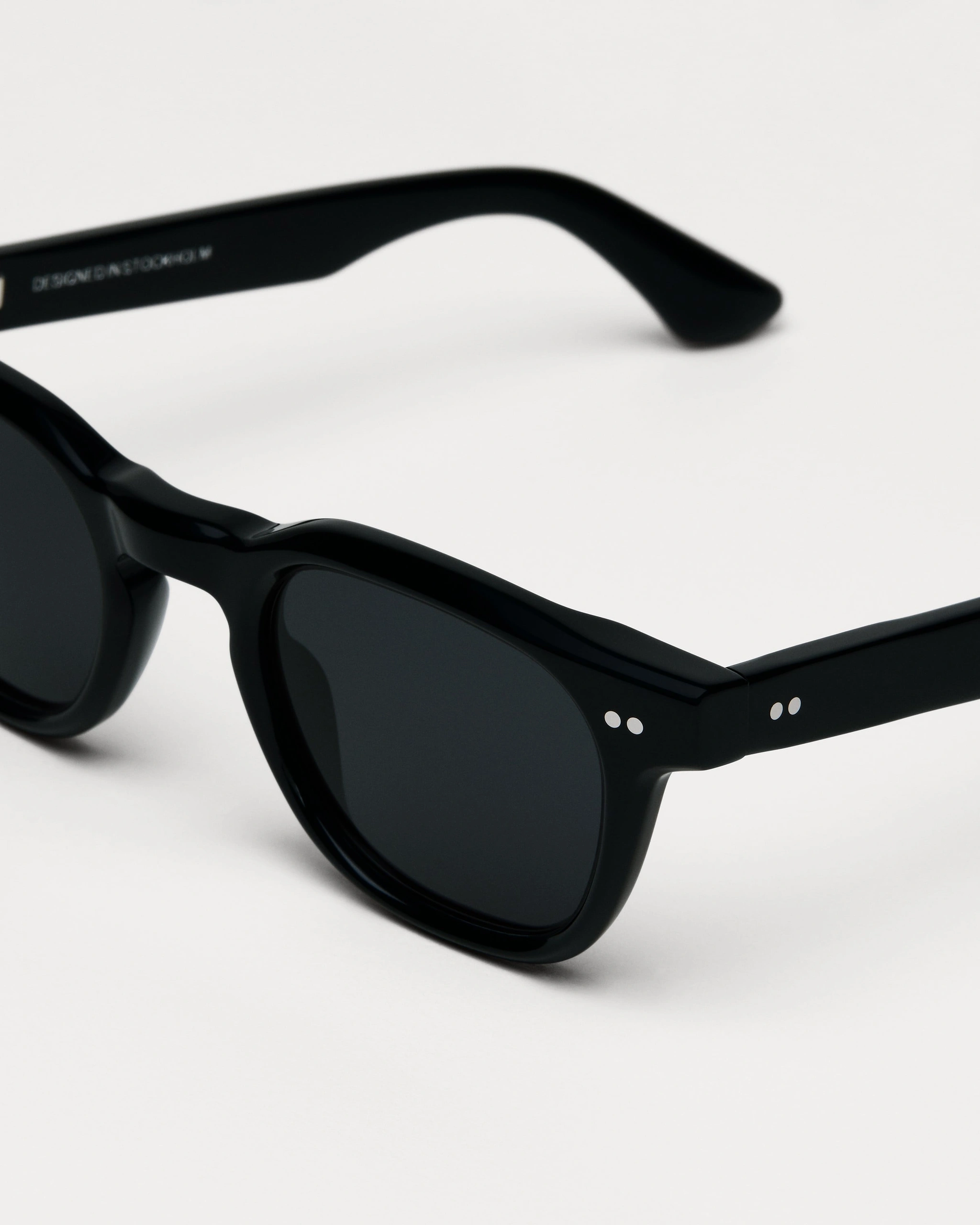 01 Core Black